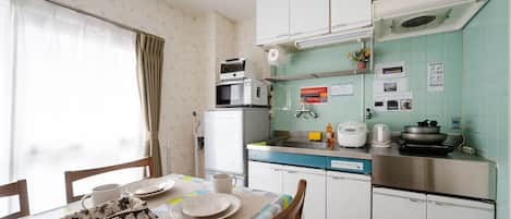 Fridge, microwave, stovetop, electric kettle