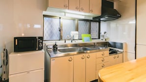 Private kitchenette - Asato105 Apt (Naha)