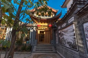 Front of property - Floral Hotel · Nameiju Lijiang (Lijiang)