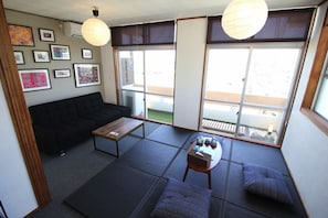 Apartment (201, 202) | Living area - Gushiken Apt (Naha)