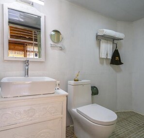 淋浴設備、免費盥洗用品、毛巾、肥皂