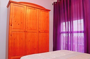 2 Schlafzimmer, Bügeleisen/Bügelbrett, Internetzugang, Bettwäsche