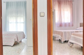 2 chambres, fer et planche à repasser, accès Internet, draps fournis