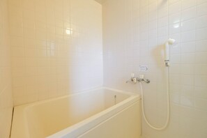 Bathroom - Uenoya Apt (Naha)