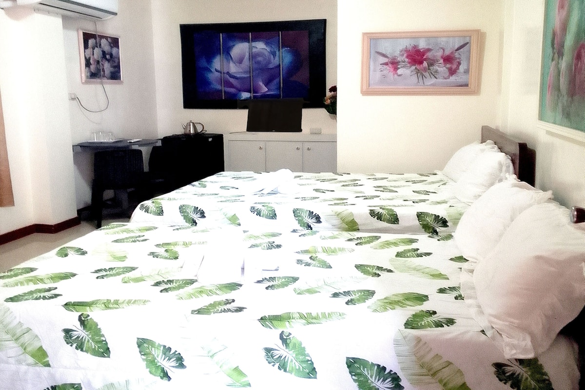 Rm 101 at Liezel's B&B, 2- 5 people | 1 bedroom, individually decorated, individually furnished, bed sheets