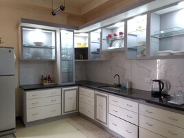 冰箱、烤箱、炉灶、烤面包机