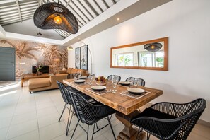 Dining - MAMA (Kecamatan Kuta Utara)