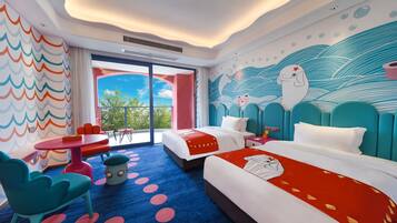 Family Room, Lake View | Minibar, in-room safe, desk, blackout drapes