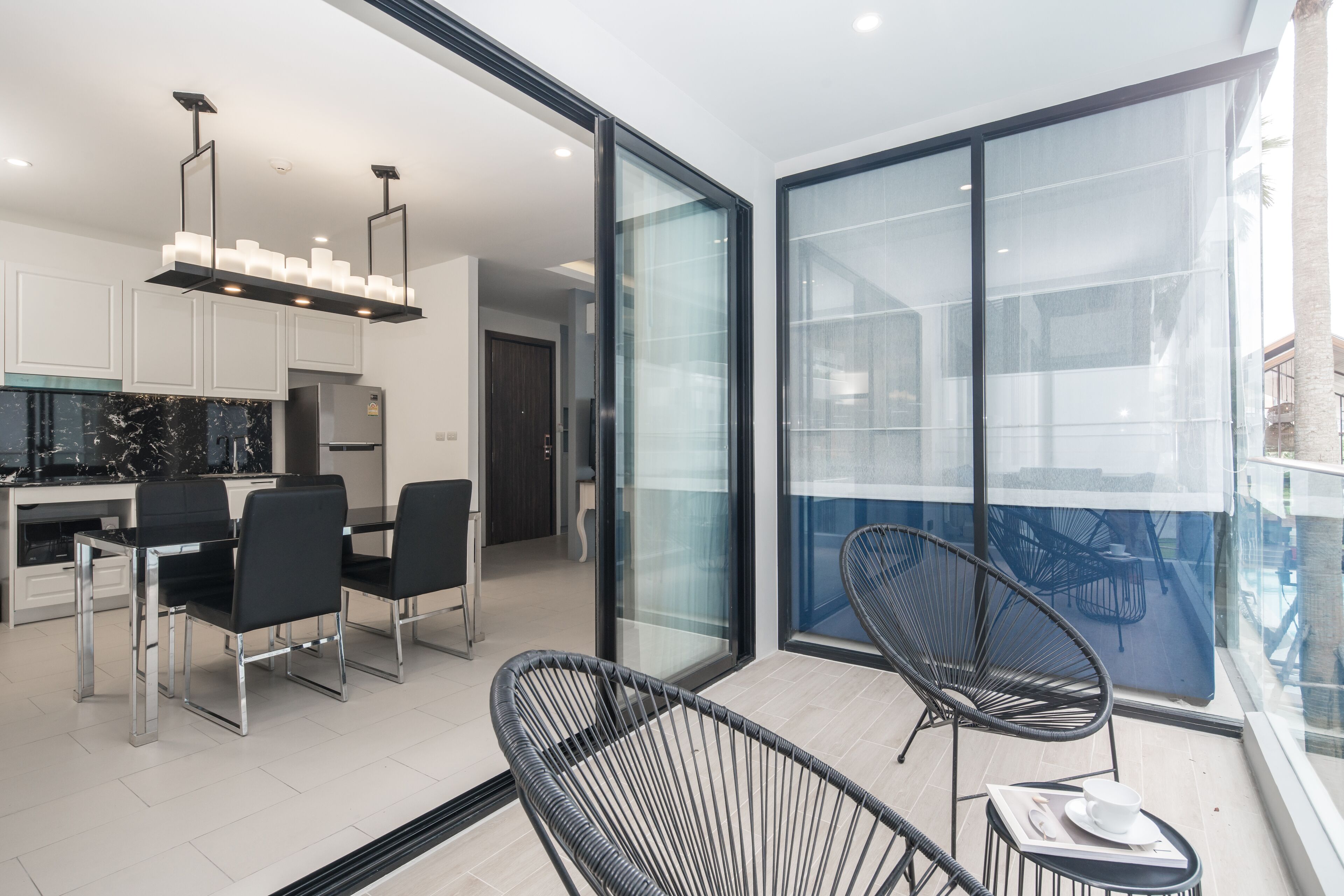 2-Bedroom Pool View | Brankas, meja kerja, tirai kedap cahaya, dan kedap suara