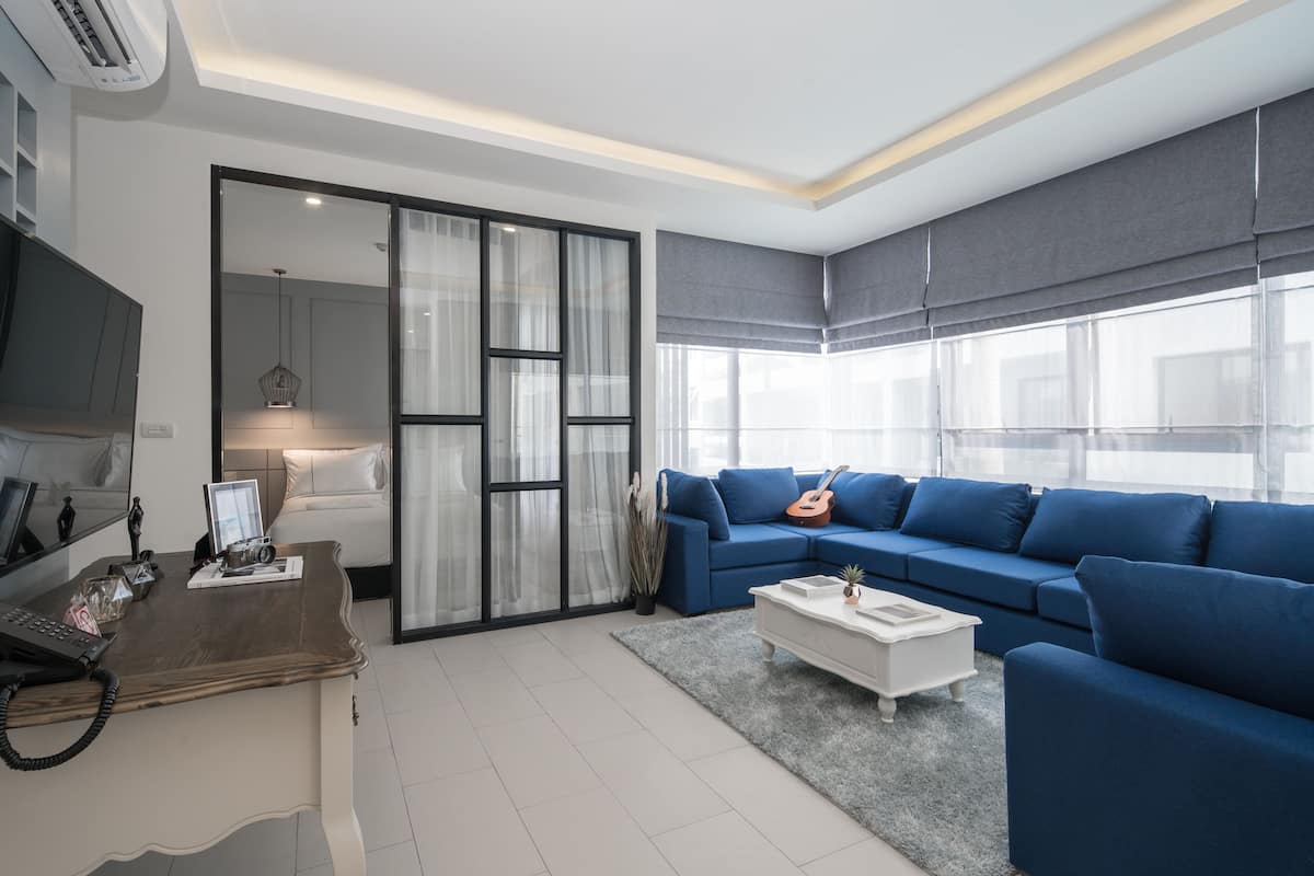 2-Bedroom Pool View | Coin séjour