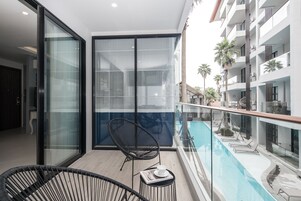 2-Bedroom Pool View | In-room safe, desk, blackout drapes, soundproofing