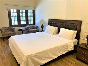 Deluxe Double Room | Free WiFi - Margalla Palace (Islamabad)