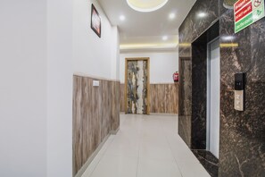 Interior - Gracious by Vishesh Hotels & Home Stay (Delhi)