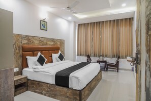 1 bedroom, iron/ironing board, free WiFi, bed sheets - Gracious by Vishesh Hotels & Home Stay (Delhi)