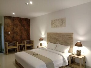 Kahden hengen perhehuone | Työpöytä, kannettavalle tietokoneelle sopiva työtila, äänieristys