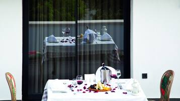 Dinner served, Turkish cuisine