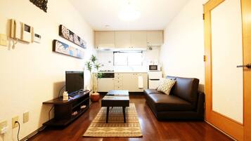 Apartment (Private Room) | Wohnzimmer | Flachbildfernseher