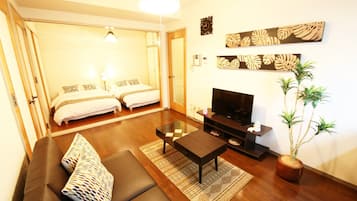 Private Room | Living area | Flat-screen TV