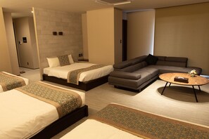 Desk, free WiFi - GRAND BASE Nagoya Ekinishi (Nagoya)