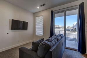 TV, Netflix, streaming services, offices - The Lofts #36 | Townhome Pool Resort (Saint George)