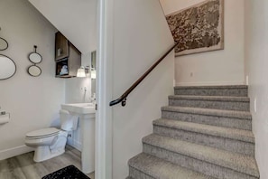 Bathtub, hair dryer, towels - The Lofts #36 | Townhome Pool Resort (Saint George)