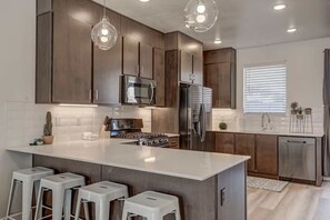 Coffee/tea maker, fridge, microwave, oven - The Lofts #36 | Townhome Pool Resort (Saint George)