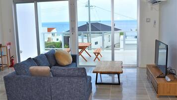 Private Villa | Living room | Flat-screen TV