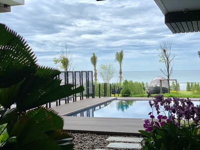 Gorgeous Sunset View ❤︎ Mae Phim Beachfront Condo