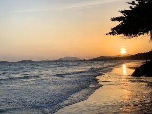 Beach - Gorgeous Sunset View ❤︎ Mae Phim Beachfront Condo (Kram)