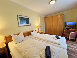 1 bedroom, travel cot, WiFi, bed sheets