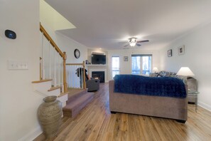 Smart TV, fireplace, DVD player