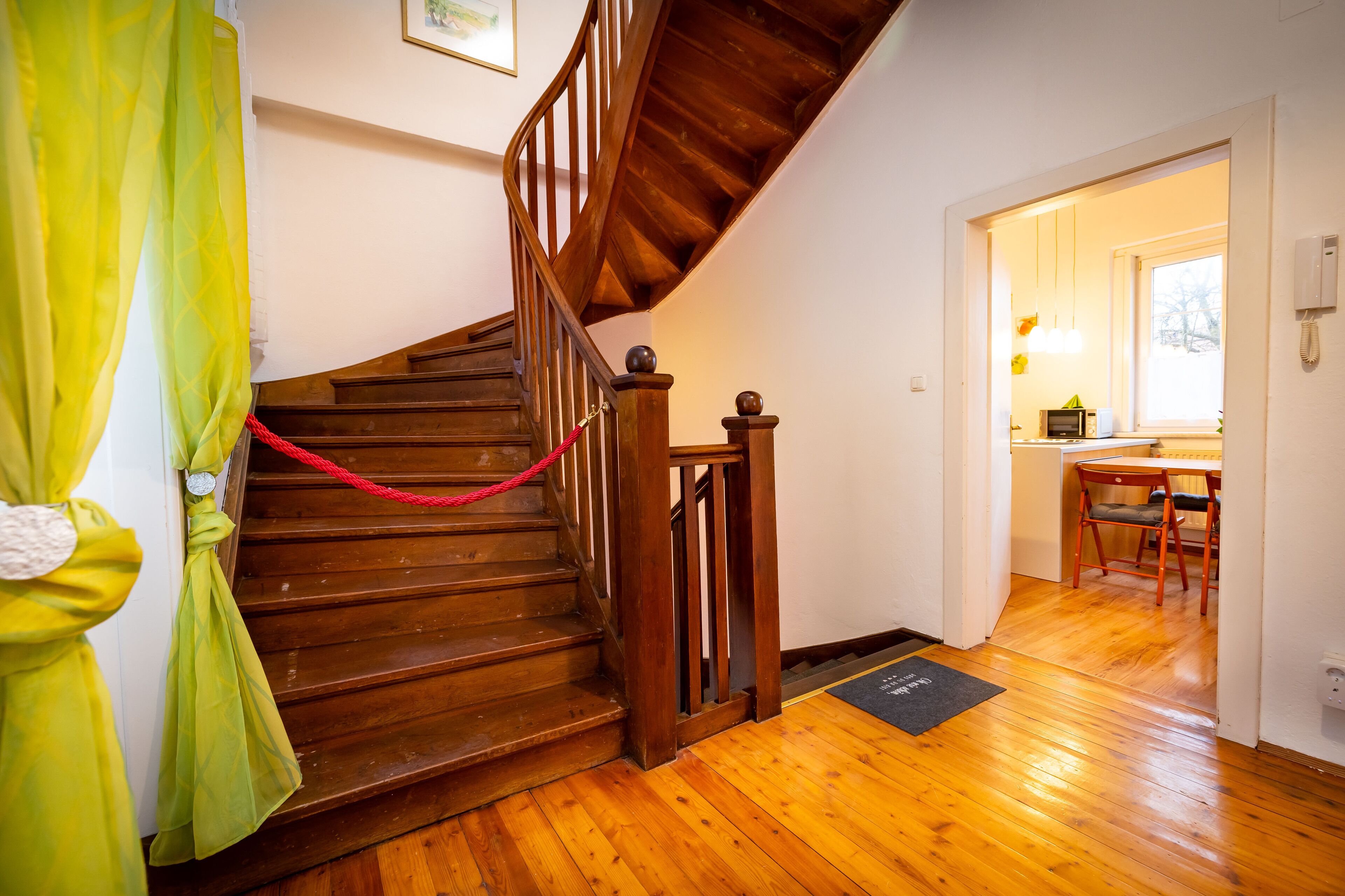 Departamento, balcón | Área de sala de estar | Televisión de pantalla plana 