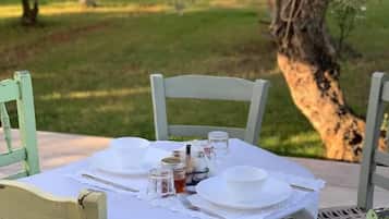 Outdoor dining