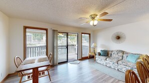 Lakeview living area & dining table