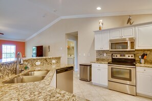 Fridge, microwave, stovetop, dishwasher