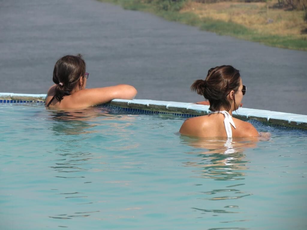 حمّام سباحة خارجي، مقاعد للتشمس