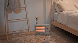 Xalet romàntic, 2 dormitoris | Cobrellits, decoració individual i mobiliari individual 