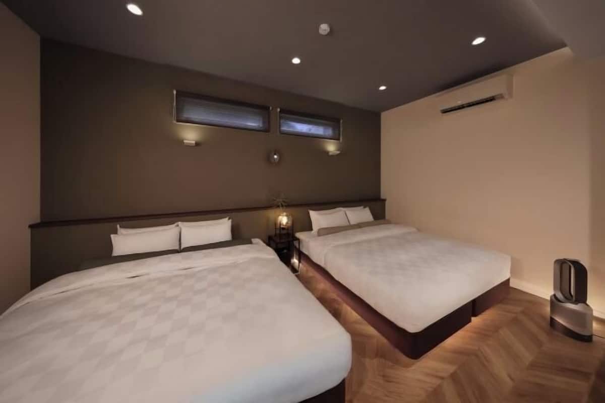 2 chambres, minibar, décoration personnalisée, ameublement personnalisé