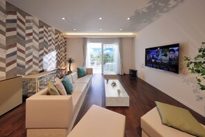 Room E -Premium Crystal Suite Spa- | Minibar, individually decorated, individually furnished, free WiFi - Crystal Villa SHIRAHAMA (Shirahama)