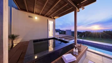 Room A -Presidential V.I.P Suite Pool and Spa- | Terrace/patio