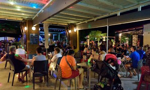 Bar (on property) - Camping de l'Espiguette (Le Grau-Du-Roi)