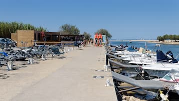 Dock