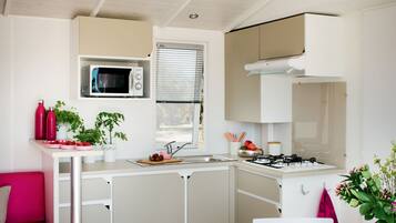 Comfort Mobile Home, 4 Bedrooms (8 pers) | Living area | Table tennis