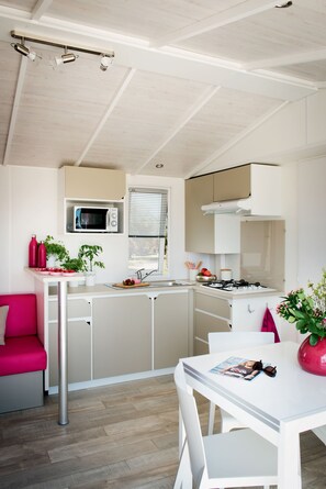 Comfort Mobile Home, 4 Bedrooms (8 pers) | Living area