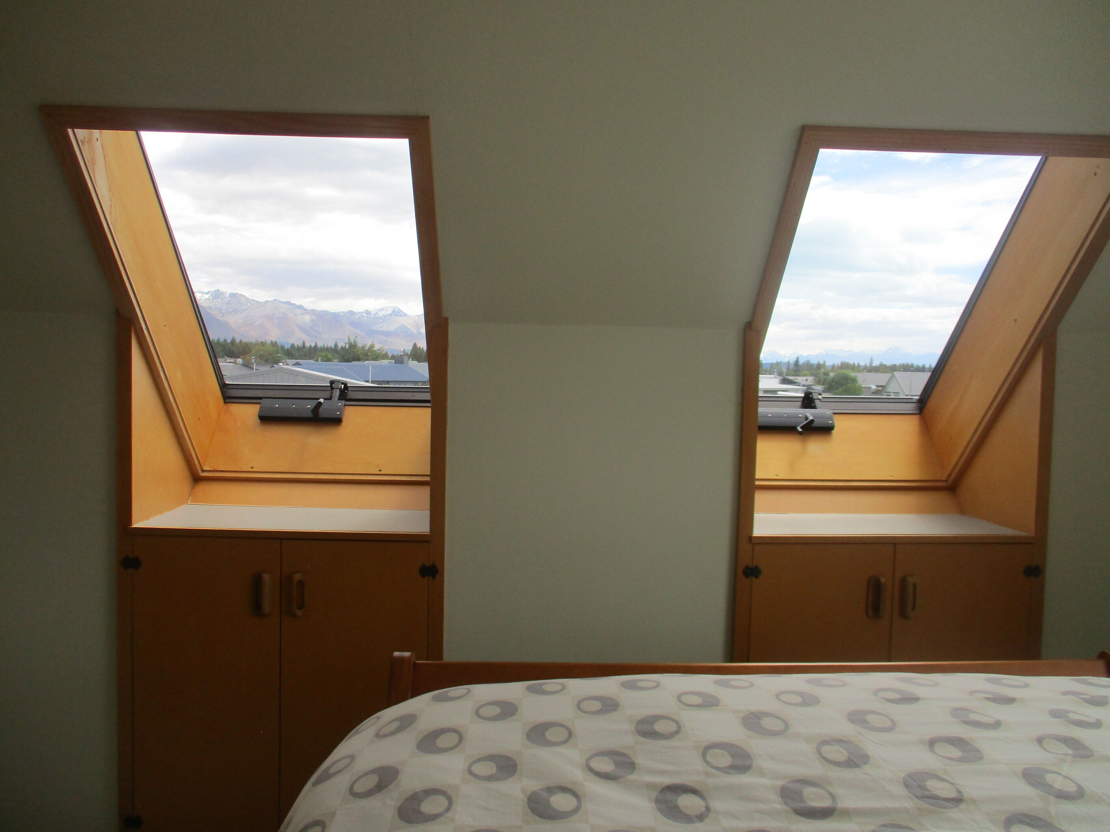 3 bedrooms, iron/ironing board, travel cot, free WiFi