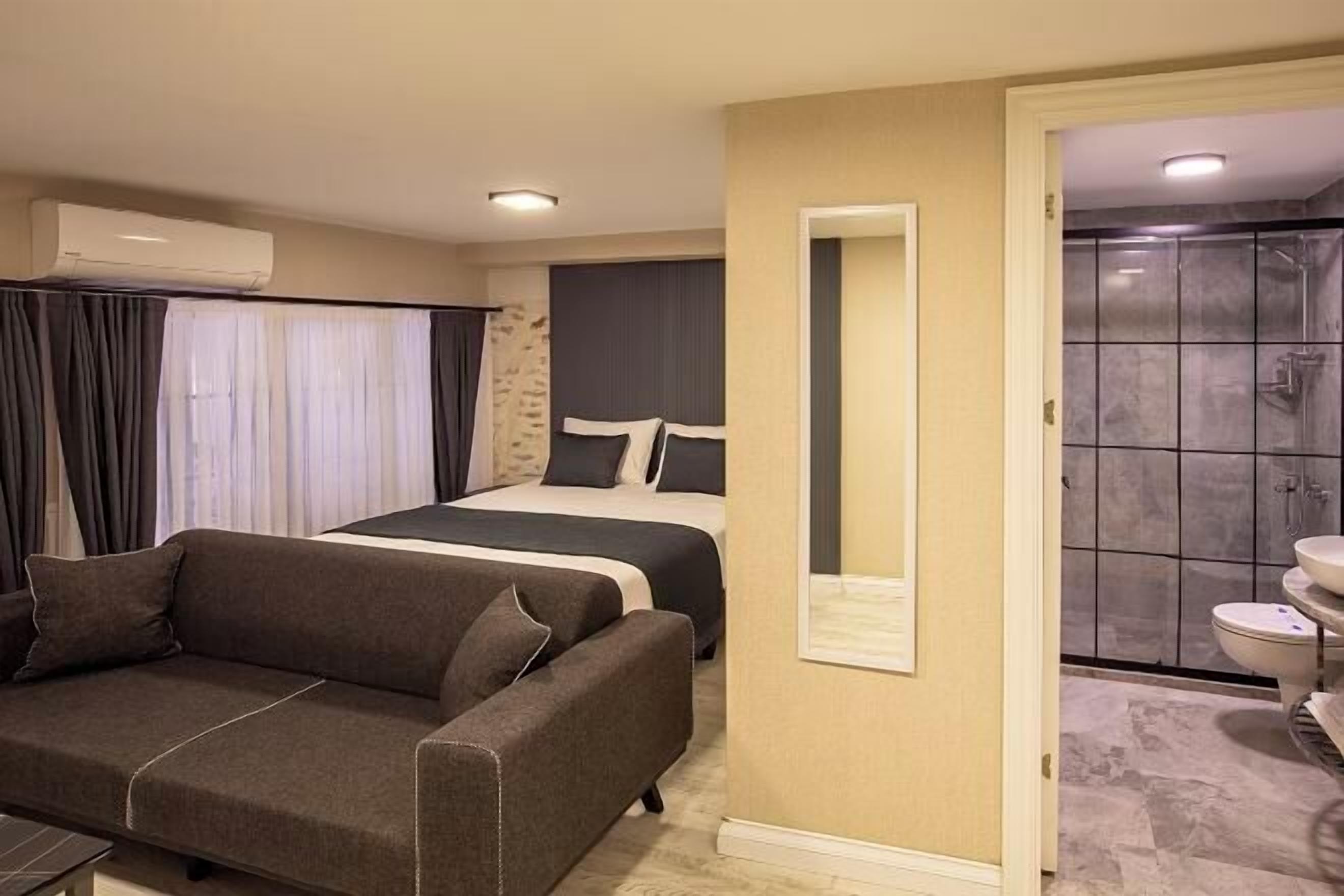 低刺激性寝具、ピロートップベッド、セーフティボックス (室内)、客室ごとに異なる装飾