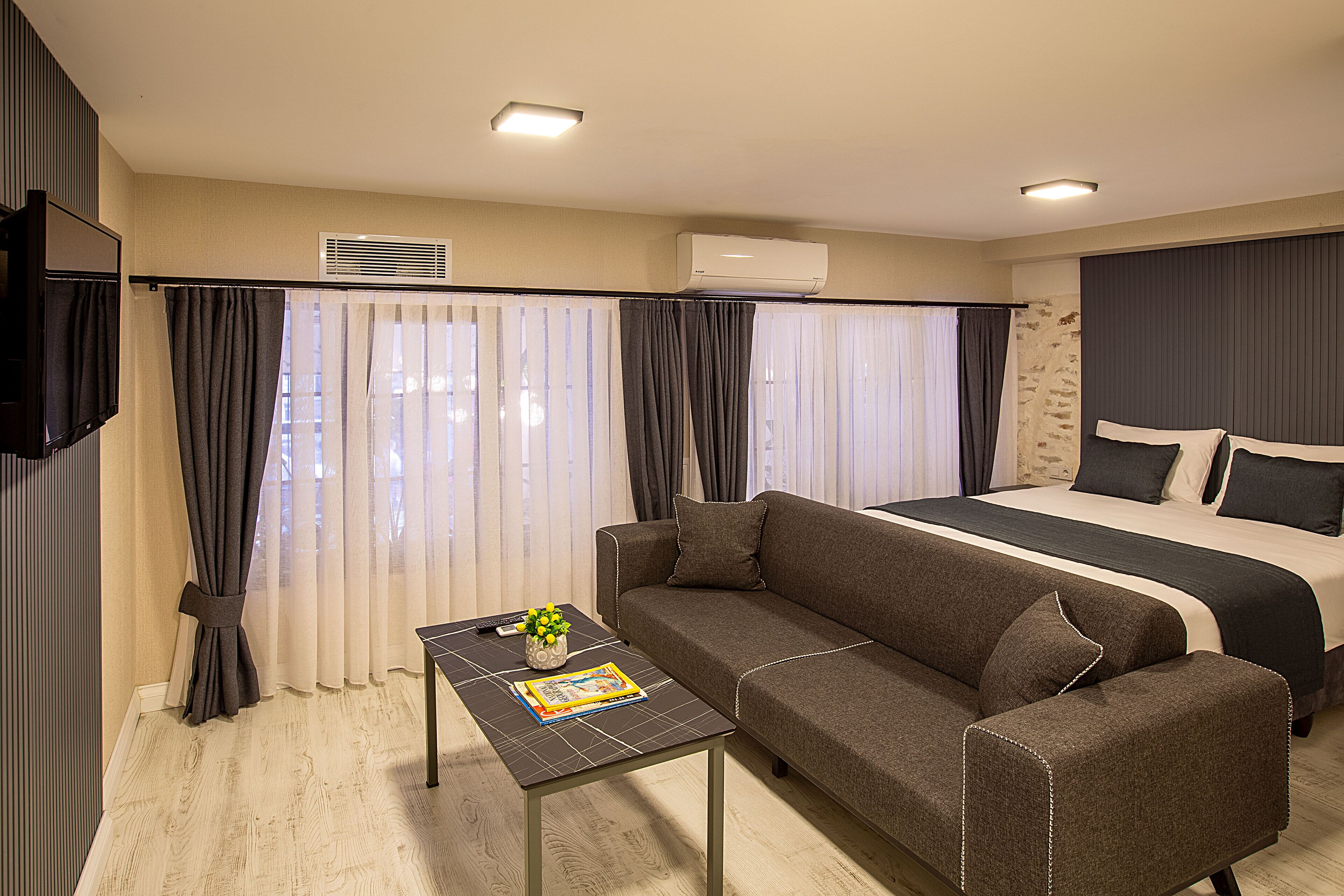 스탠다드룸 | 저자극성 침구, 필로우탑 침대, 객실 내 금고, 각각 다른 스타일의 인테리어