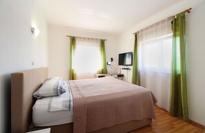 4 室のベッドルーム、インターネット