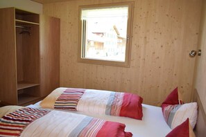 3 habitaciones, cuna de viaje, wifi y ropa de cama