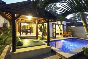 Indoor pool - Romantic and relaxing private pool Villa Canggu (Seminyak)